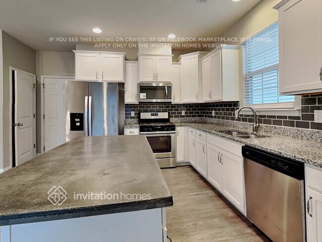 Building Photo - 841 Stable Fern Dr