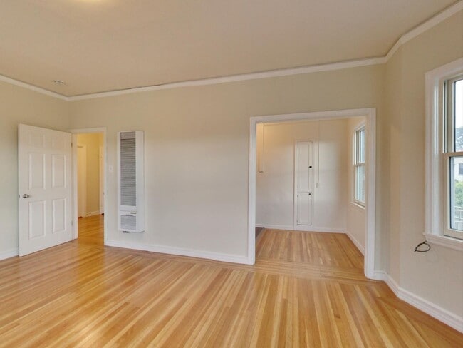 Building Photo - 1960 Fulton St