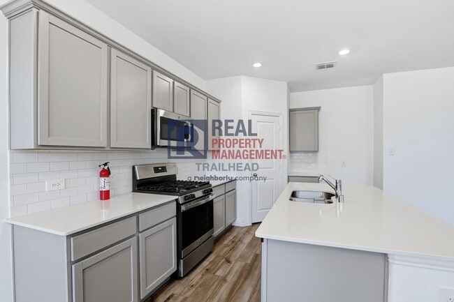 Foto del edificio - Well-Designed 4-Bedroom Home with Modern Finishes in Haslet