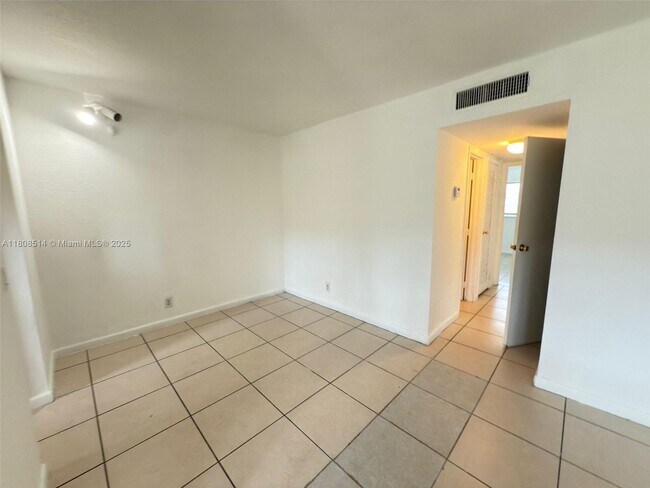 Foto del edificio - 4160 NW 21st St