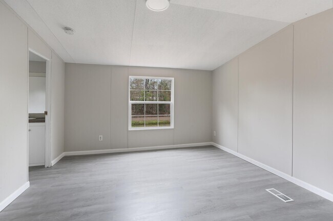 Foto del edificio - 23481 Redwood Dr