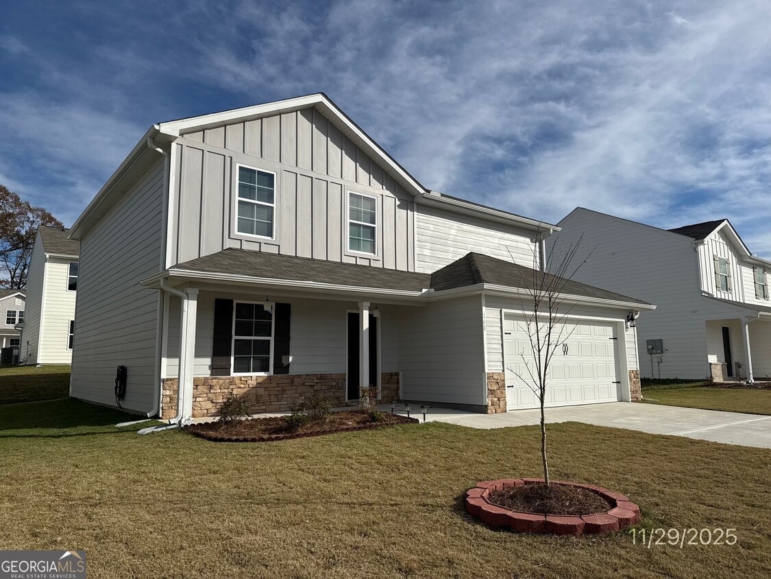 Foto principal - 148 Flowering Cherry St