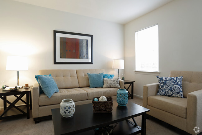 Living Room - Hickory Point Townhomes