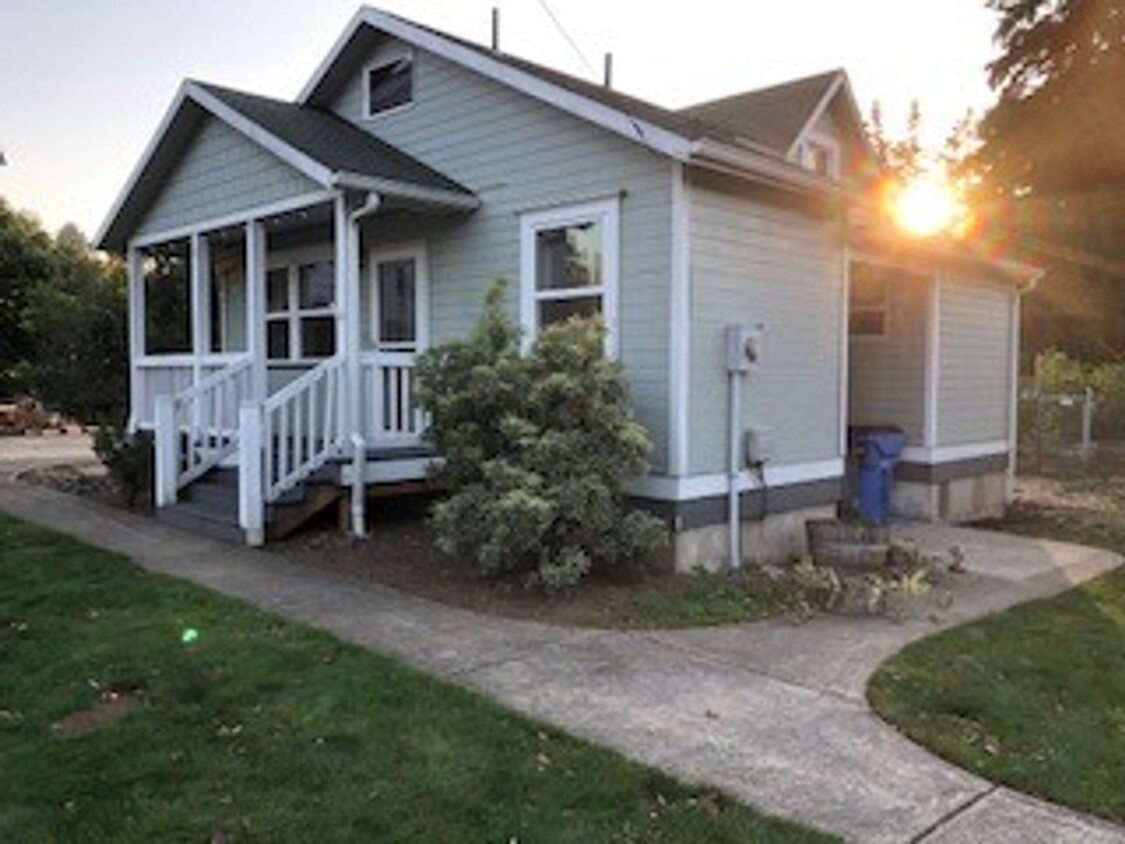 Primary Photo - Charming two bedroom house in Vancouver wi...