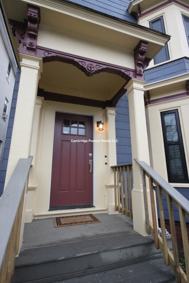 Building Photo - 19 Prescott St