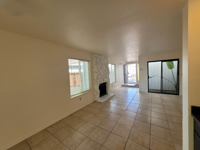 Building Photo - Two story half-plex townhome off Cirby at ...