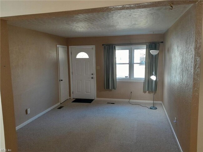 Building Photo - 4525 James Ct
