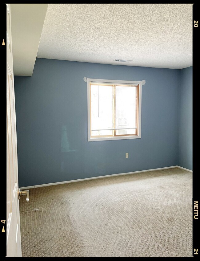 Building Photo - 2110 Aspen Dr