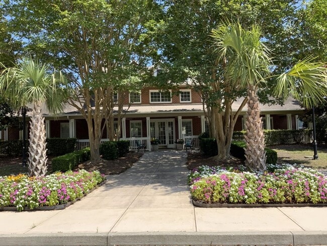 Beautiful Condo in Mount Pleasant! - Beautiful Condo in Mount Pleasant!