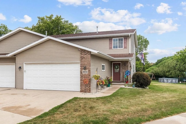 Building Photo - 4632-4634 Ridge Ct
