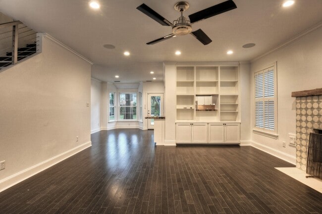 Foto del edificio - 5912 Auden St