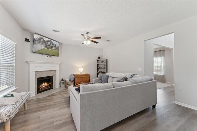 Foto del edificio - AVAILABLE OCTOBER 2025 [PET FRIENDLY]