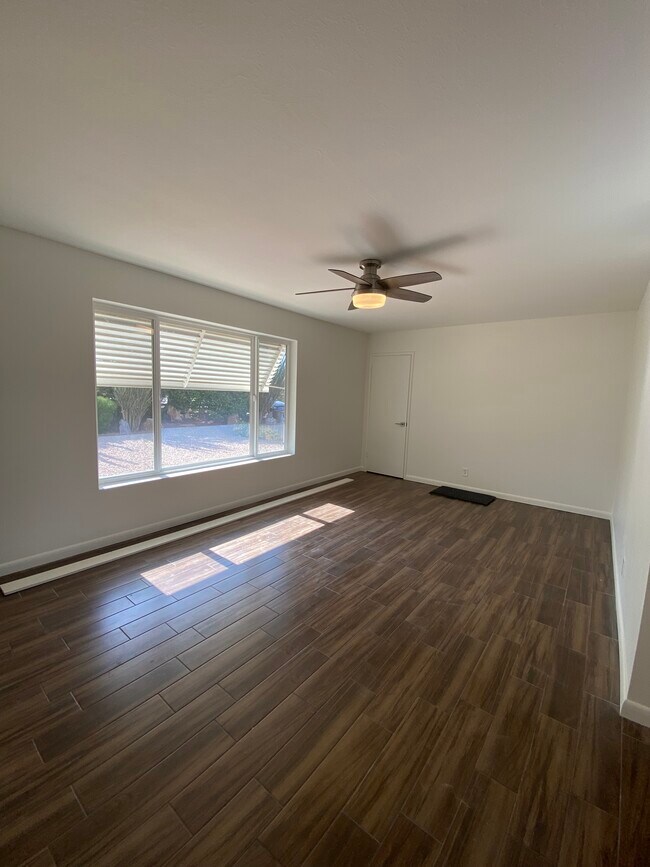 living room - 3629 E Glenrosa Ave