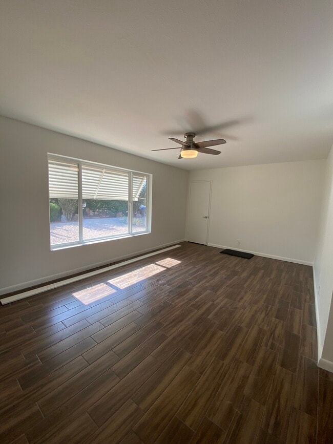 living room - 3629 E Glenrosa Ave