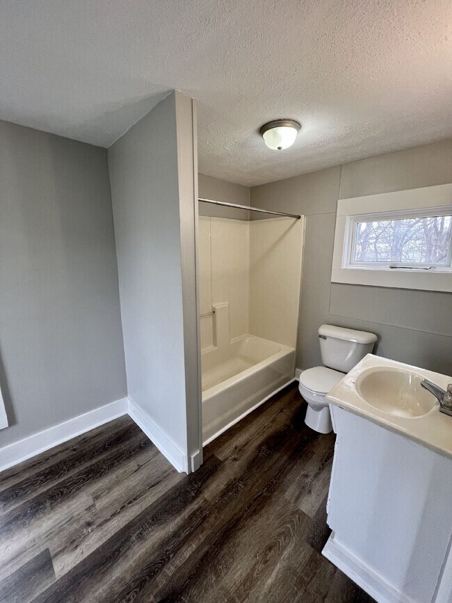 Foto del edificio - 2BR/1BA Home in Adairville