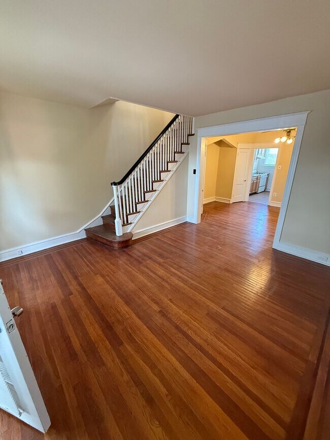 Foto del edificio - VanKirk Street & Rising Sun Avenue