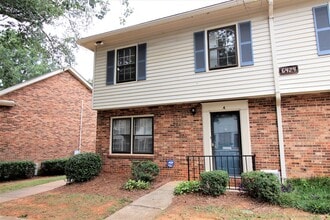 Building Photo - 6424 Old Pineville Rd