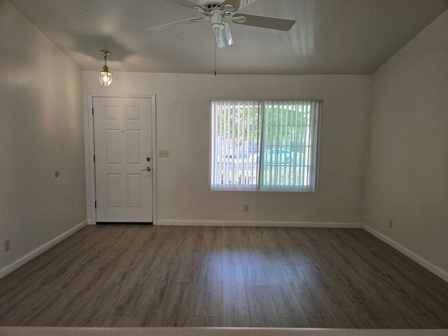 Building Photo - 369 Leffler Pl