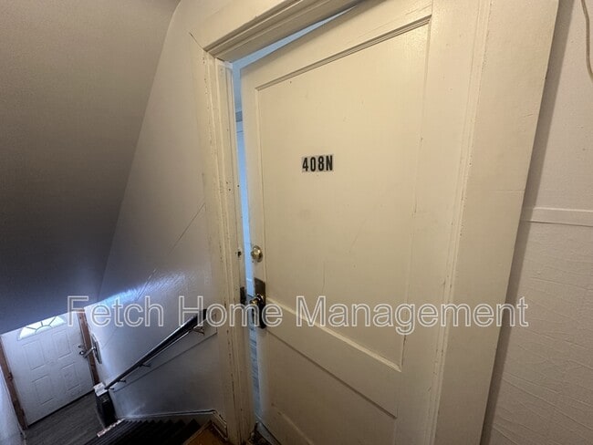 Building Photo - 408 New St