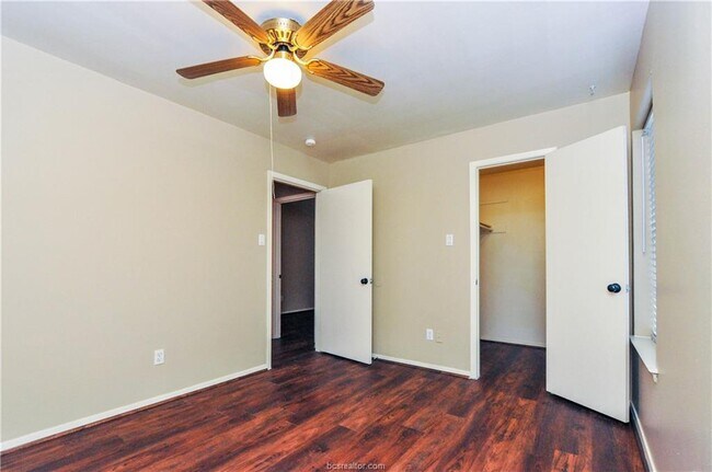 Foto del edificio - 501 W Ridge Dr