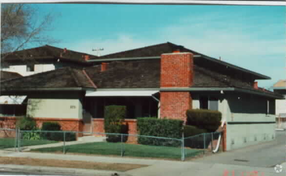 Building Photo - 2251 Shamrock Dr