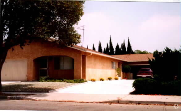 Building Photo - 9374-9376 El Cajon St