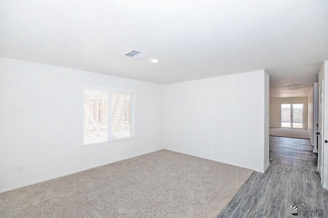 Building Photo - 7561 E 45th St