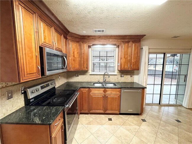 Foto del edificio - 5212 Pine Branch Cir