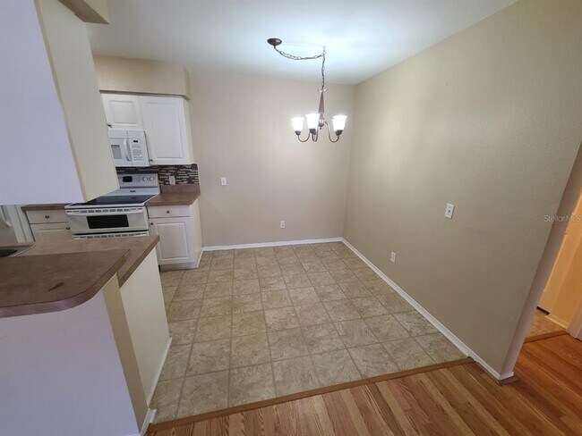 Foto del edificio - 36138 Lake Chase Blvd