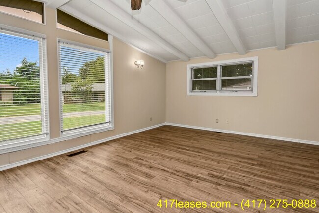 Foto del edificio - 114 N Maplewood Ave