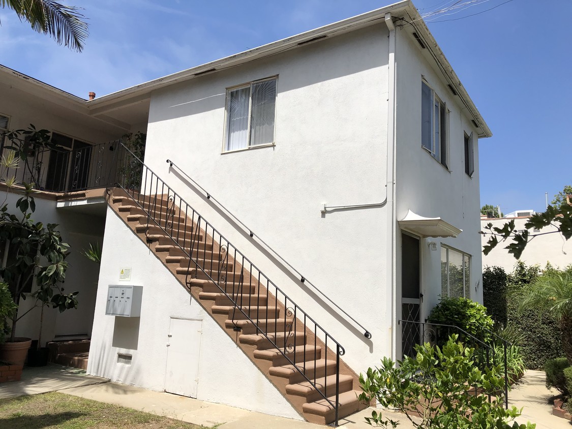 Primary Photo - 810-812 7th St