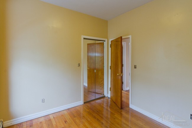 Building Photo - 462 3rd Avenue #UNIT2R