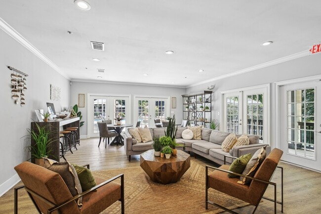 Building Photo - Brook Valley Apartment Homes