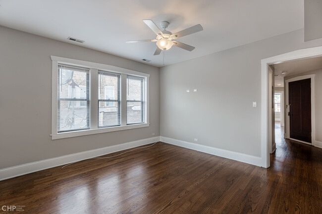 2607-2613 W Lawrence - 2 Bed/2 Bath - Lawrence 2607 W