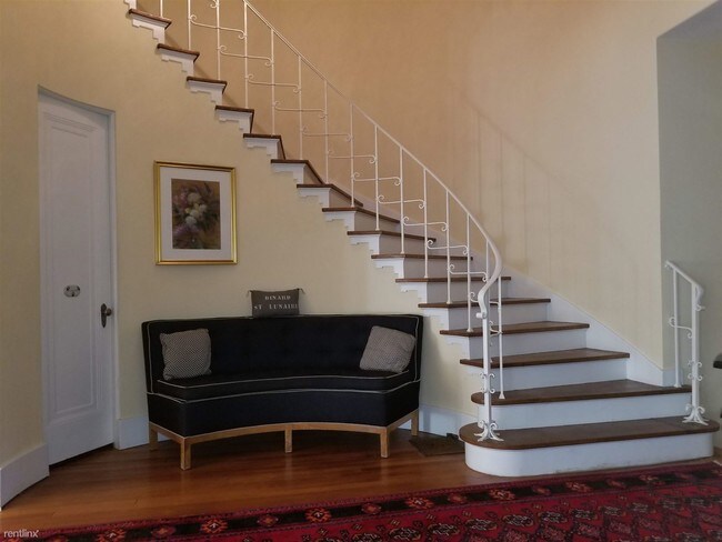 Foto del edificio - 5 br, 4.5 bath House - 1700 Robinson Rd SE