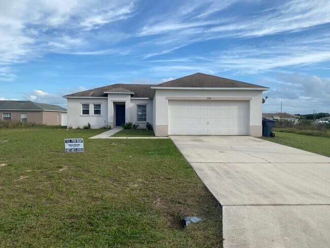 Building Photo - 874 Fraser Dr