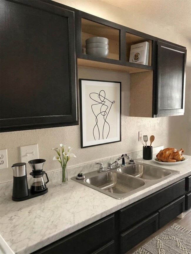 Foto del edificio - 1020 N Main St