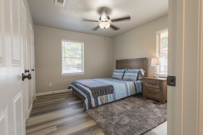 Foto del edificio - 106 Mimosa St