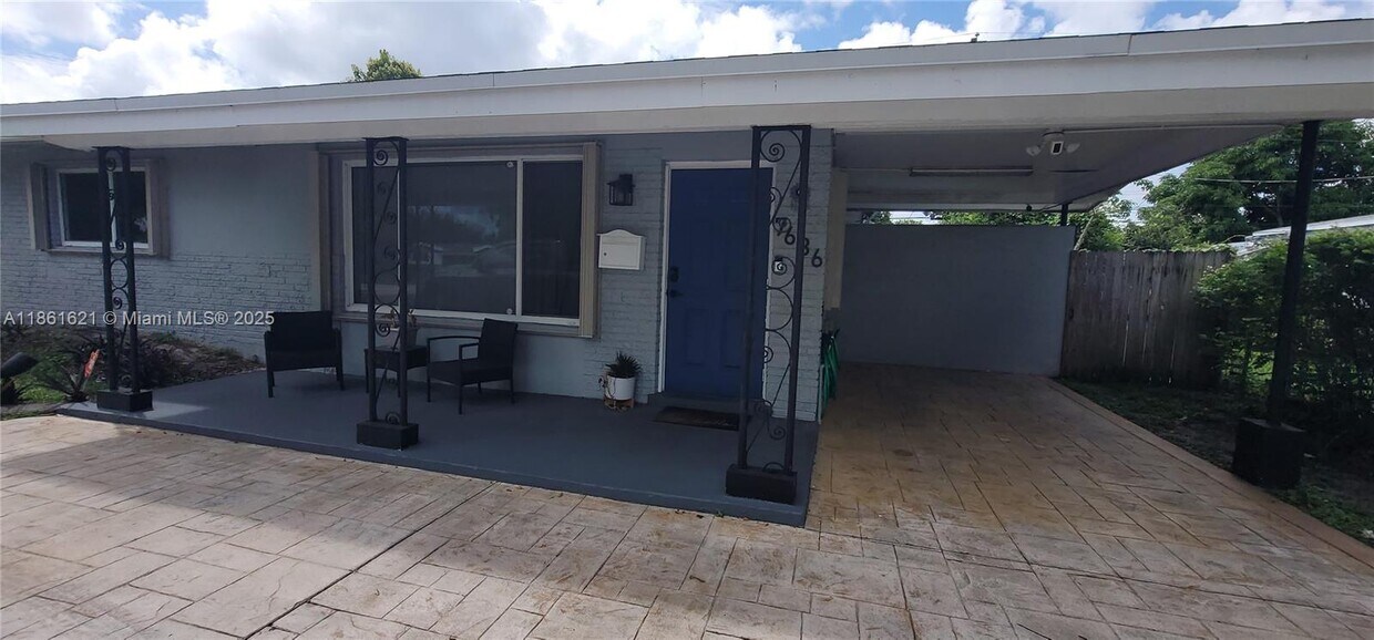 Foto principal - 7636 Miramar Pkwy