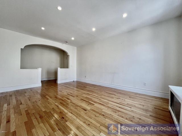 Building Photo - 2 bedroom in New York NY 10034