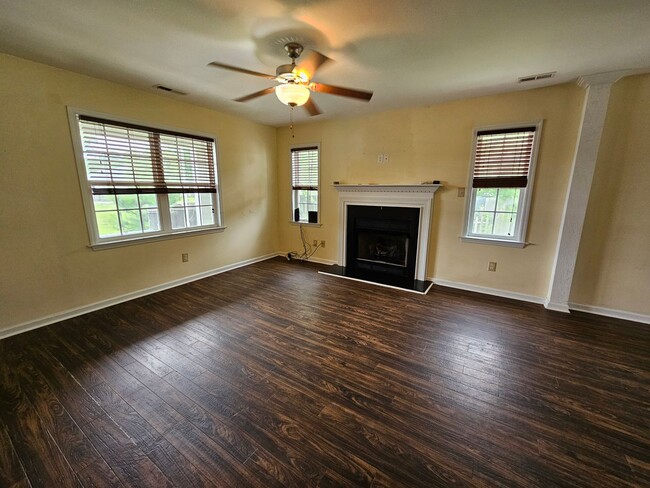 Foto del edificio - 3 Bed, .6 Acre Home In Chinquapin