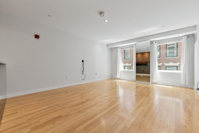 Building Photo - 80 Broad St