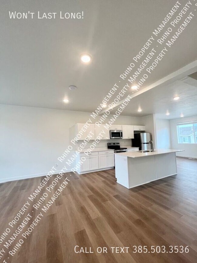 Building Photo - 3 Bedroom/2.5 Bathroom townhome in Eagle M...
