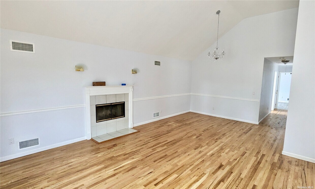 7 St, East Northport, NY 11731 House Rental in East Northport