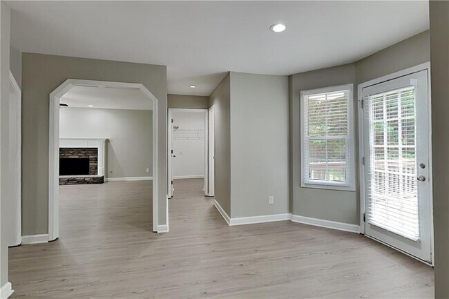 Foto del edificio - 74 Woodsfield Ln