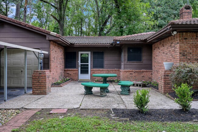 Foto del edificio - 1251 Pruitt Rd