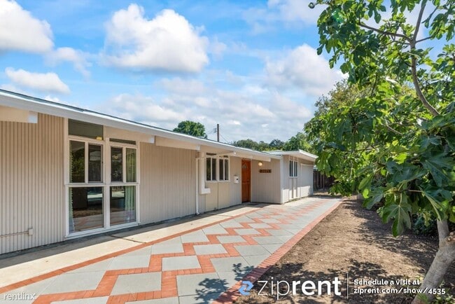 Building Photo - 4 br, 2 bath House - 2085 Sandalwood Ct, P...