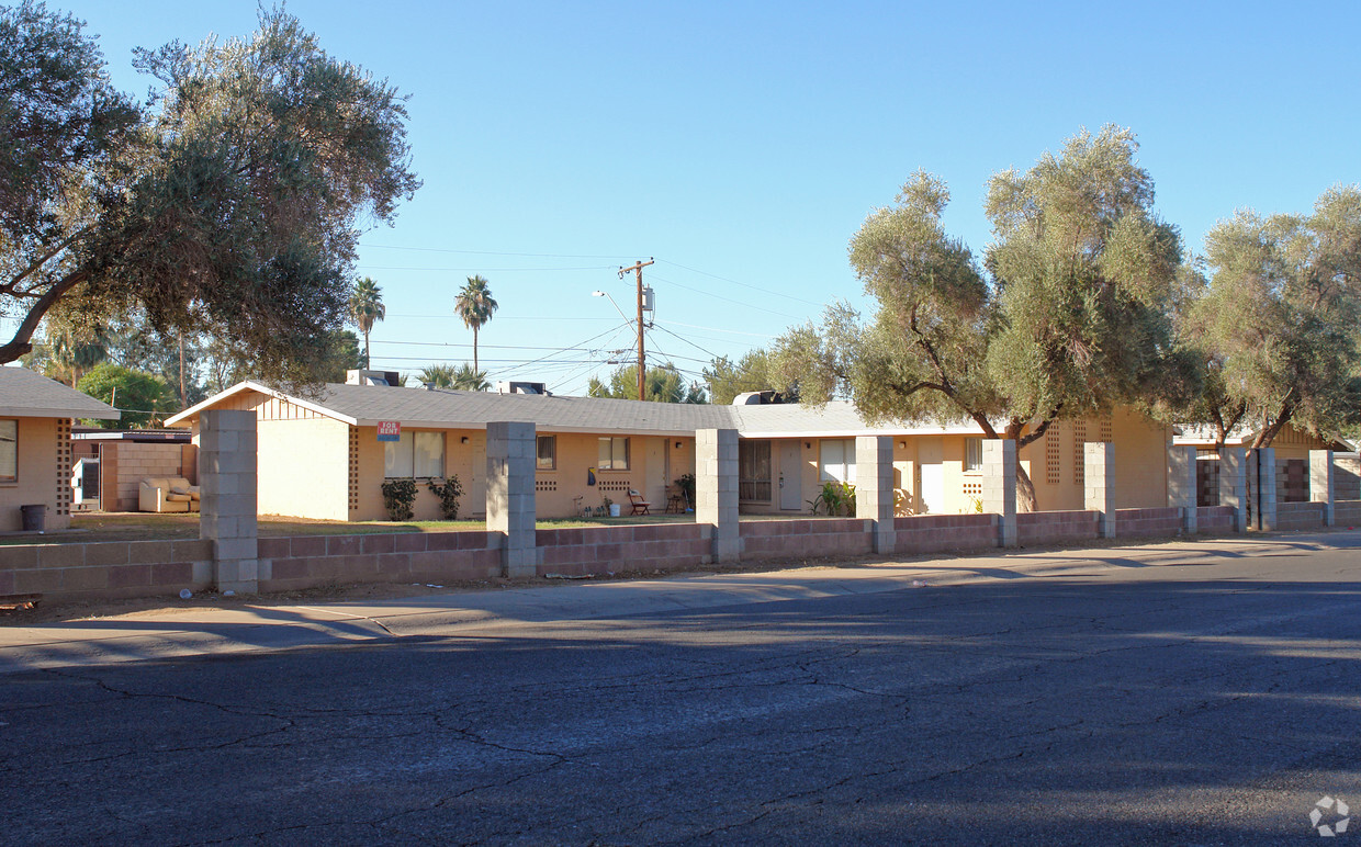 Primary Photo - Glenwood Plaza