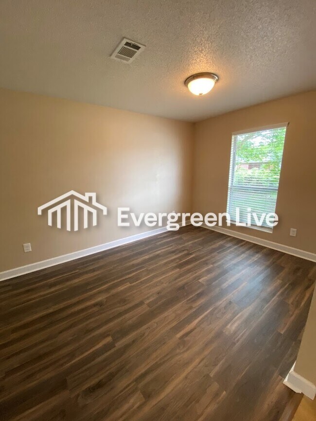 Building Photo - 65 Assana Ct