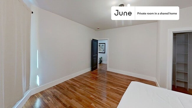Foto del edificio - Room in Shared 5 bed/2 bath home